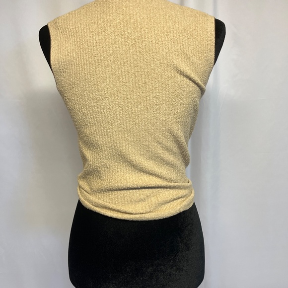 Jacquemus Cream Sleeveless Crop Tank Top - Picture 3 of 4